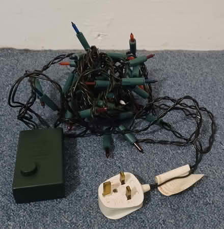 Photo of free Set of old-style coloured Christmas lights in plastic box (Primrose LA1) #3