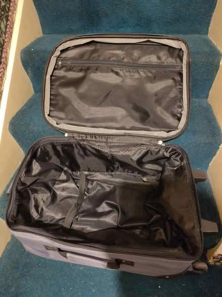 Photo of free Small suitcase (SE5) #3