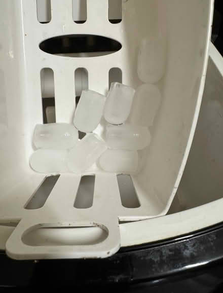 Photo of free Ice Making Machine (Finsbury Park N7) #3