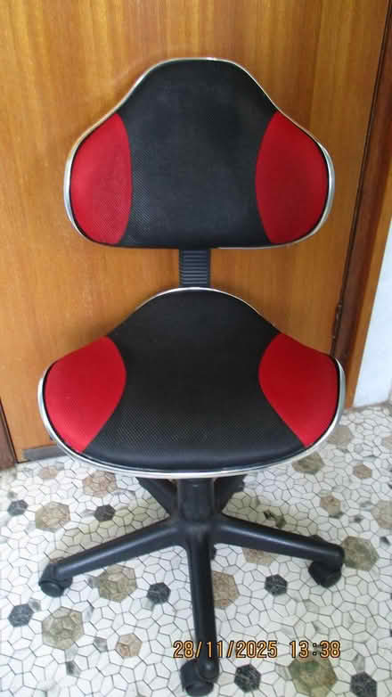 Photo of free Typist chair (North Albury) #1