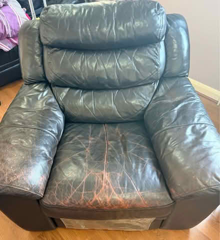 Photo of free Two seater and recliner (Green lanes N4) #3