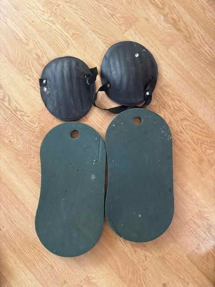 Photo of free Knee pads & garden kneeling pads (Thames ditton, KT7) #1