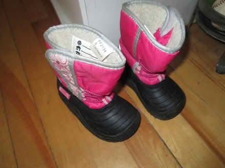 Photo of free toddler snow boots (Old Ottawa South) #1