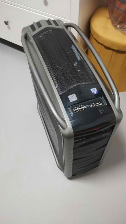 Photo of free Old gaming PC for parts and upgrade (Leytonstone E11) #3