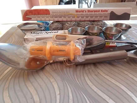 Photo of free Kitchen stuff, sunlounger, plant (Northwood Hills HA5) #1