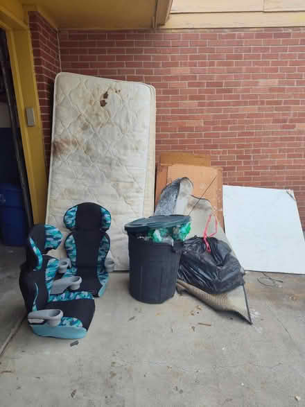 Photo of free child car seats (80030) #1