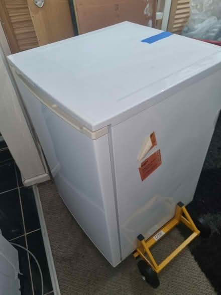 Photo of free Small fridge with tiny freezer (Mitcham CR4) #1