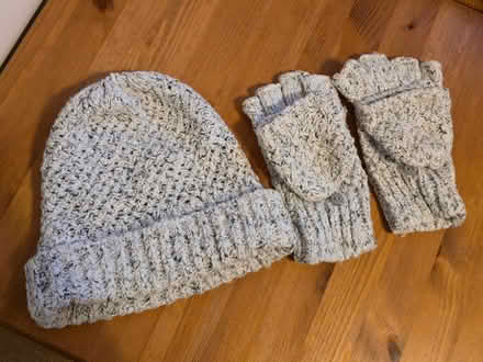 Photo of free Hat & Mittens Set (Ramsey) #1