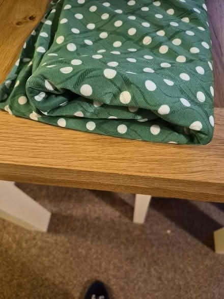 Photo of free Green/white viscose stretch fabric (IP5) #2