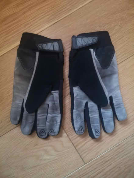 Photo of free Pair of mens Rhino gloves (Streatham SW16) #2