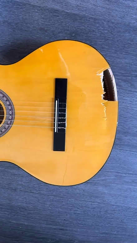 Photo of free Classical Guitar (Birmingham B16) #2