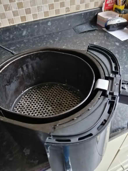 Photo of free Air fryer (Rainham Mark ME8) #3