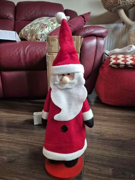 Photo of free Small Santa on wooden base (Welling DA16) #1