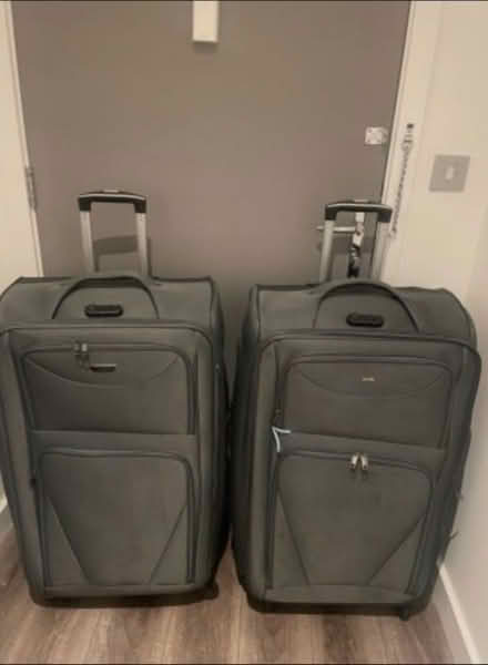 Photo of Large/,extra large suitcases inBath (Upper oldfield park) #1