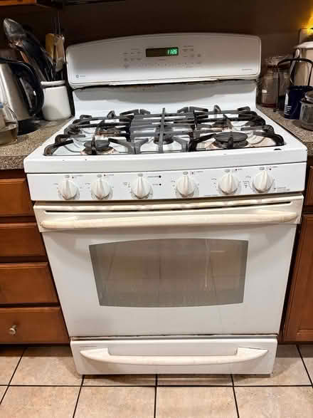 Photo of free Gas stove (Hyattsville, MD) #1