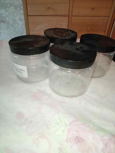 Photo of free 4 plastic jars (Hanworth TW13) #1