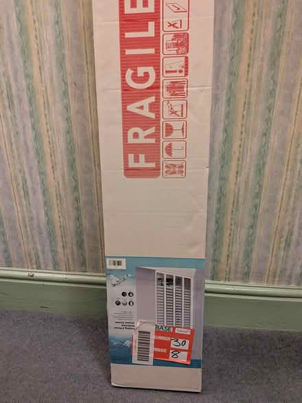 Photo of free Shower Screen – Folding, 4 panelled (Manchester Chorlton M21) #3