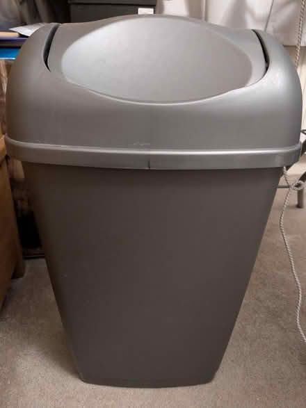 Photo of free Kitchen bin (CR7 7) #1