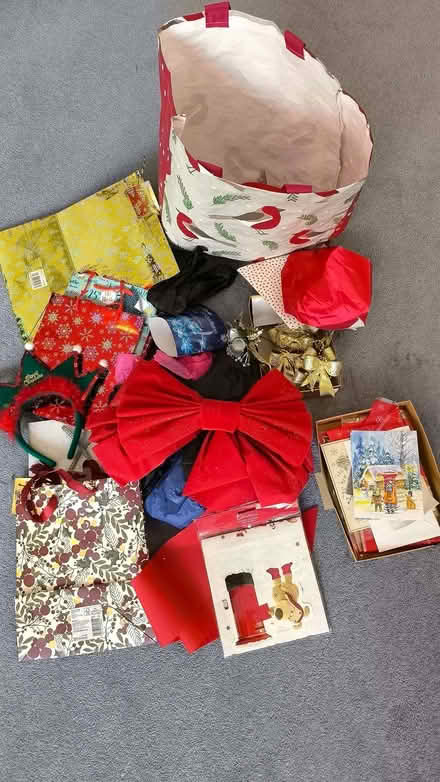 Photo of free Christmas cards, bags and decorations (The Camp AL1) #1