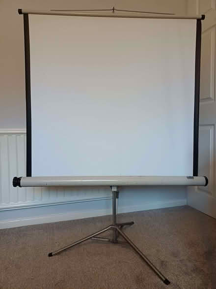 Photo of free Vintage cine film/slide Projector Screen (Bromham MK43) #1