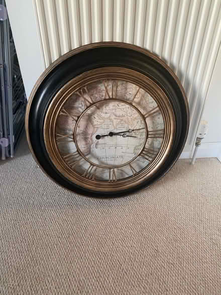 Photo of free Wall clock (HR4 8lg) #1