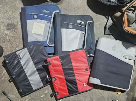 Photo of free School Binders (Forest Grove/Jack in the Box) #1