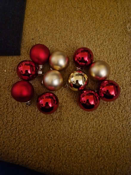 Photo of free Small red and gold baubles (Wildridings RG12) #2