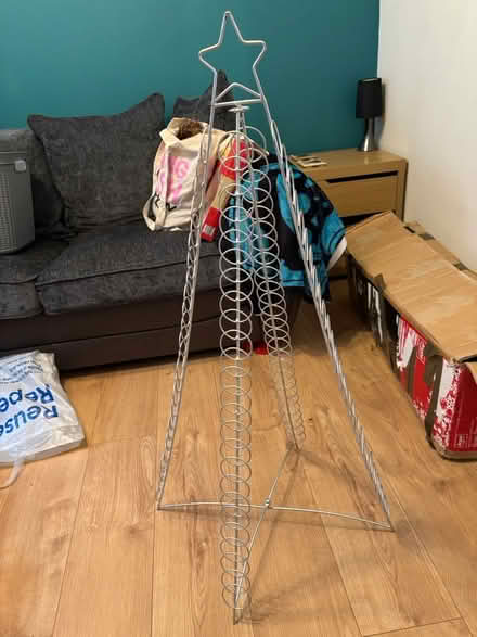 Photo of free Xmas card stand (Bracknell RG12) #1