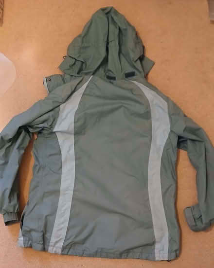 Photo of free Women's waterproof & windproof coat Sz 14 (Bicester OX26) #3