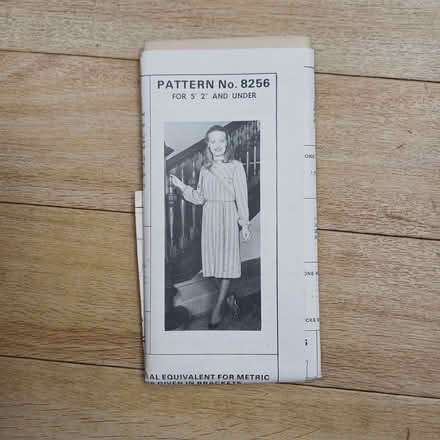Photo of free Vintage Dress pattern 8256 (Sydenham SE26) #1