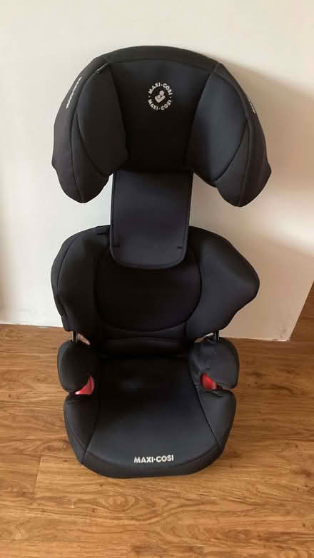 Photo of free Maxi-Cosi child car seat (Wilmslow SK9) #1
