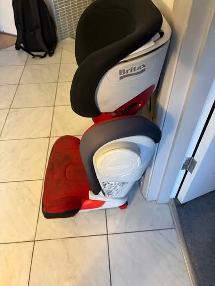 Photo of free Britax car seat (Cheam SM2) #2