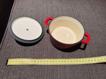 Photo of free Enameled Cast Iron Oven Pot with Lid - ⌀12cm (Millwall E14) #2