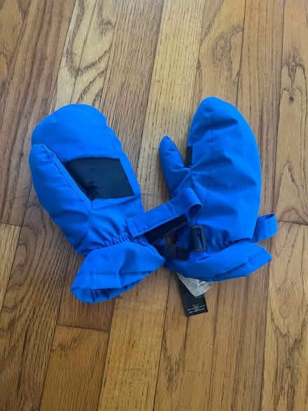 Photo of free kids' snow boots, mittens (Red Hook) #2