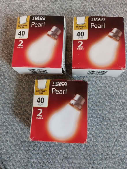 Photo of free 6 Pearl 40 watt bayonet bulbs (Humphrey's End GL6) #1