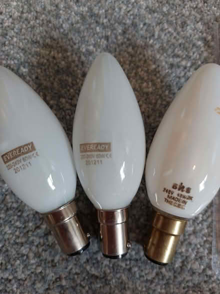 Photo of free Small bayonet and screw light bulbs (Humphrey's End GL6) #3