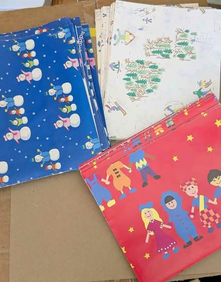 Photo of free Christmas gift wrap (W section, Bowie) #1
