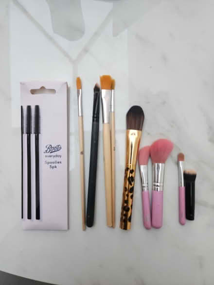 Photo of free Selection of makeup brushes (Hounslow TW5) #1