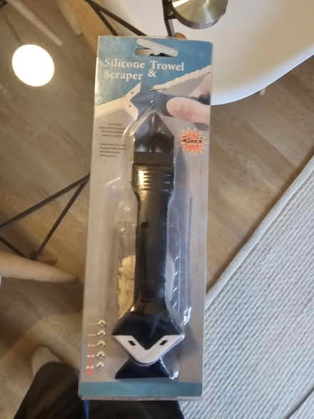Photo of free silicone scraper and silicone (N5 Highbury) #1