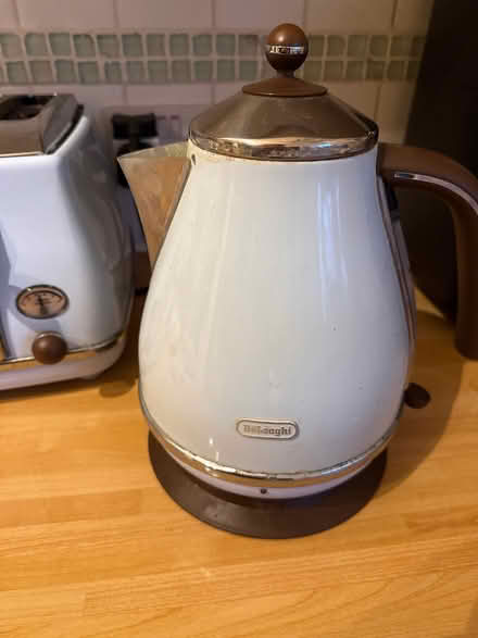 Photo of free Delonghi Toaster and kettle (Highgate N2) #2