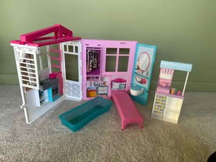 Photo of free Barbie folding house (Chelmsford CM2) #1