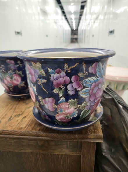 Photo of free Ornamental style planters (L36) #2