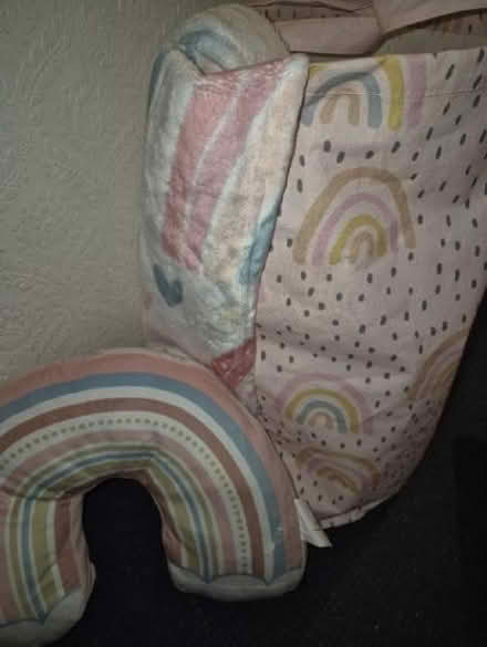 Photo of free Laundry bag, cushion, blanket (Hollinswood TF3) #1