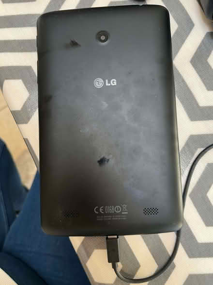 Photo of free 8" LG Tablet with integrated keyboard, case and charger (Raynes Park SW20) #2