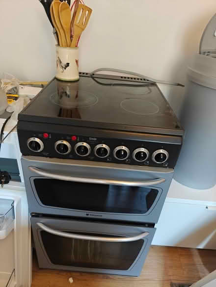 Photo of free Washing machine & cooker (Cloisters Se33ej) #2