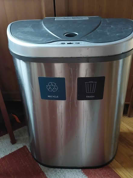 Photo of free Divided trash can (Riverdale, Bronx) #1