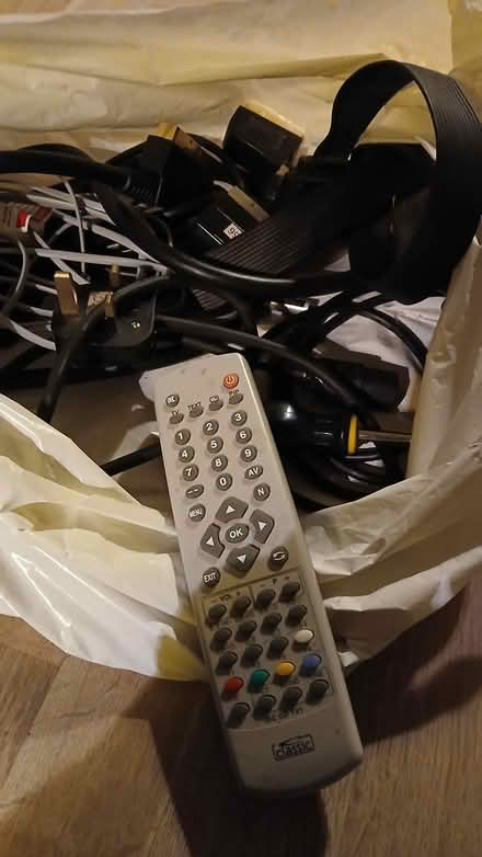 Photo of free 48" inch tv (Fareham PO16) #3