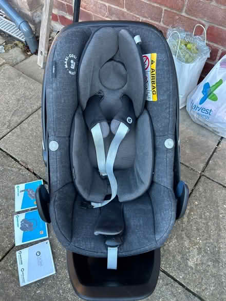 Photo of free Maxi cosi Pebble Pro & Isofix (L25) #3