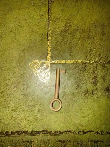 Photo of free Pedestal desk (SG5) #4