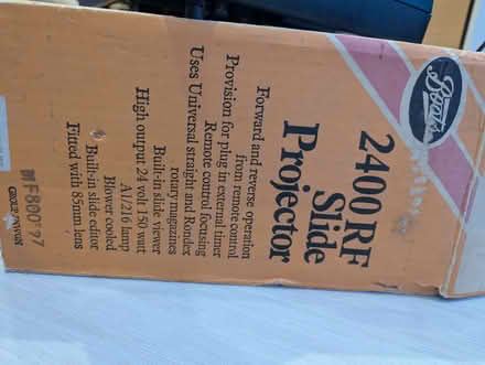 Photo of free Slide projector and slide cassettes (Eastbourne BN21) #4
